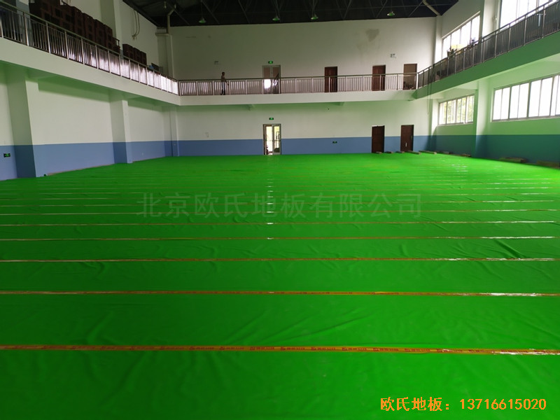 浙江虹橋較好的小學(xué)籃球館體育木地板安裝案例3