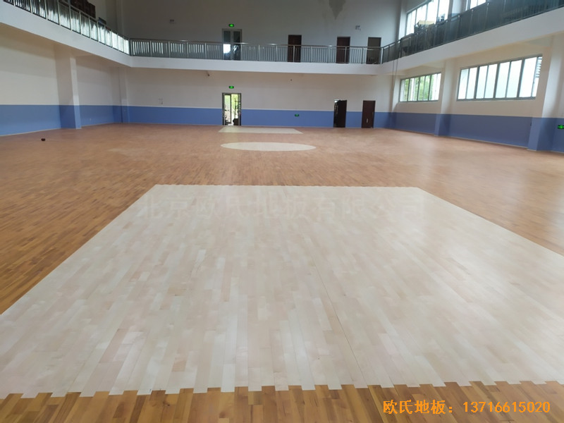 浙江虹橋較好的小學(xué)籃球館體育木地板安裝案例4