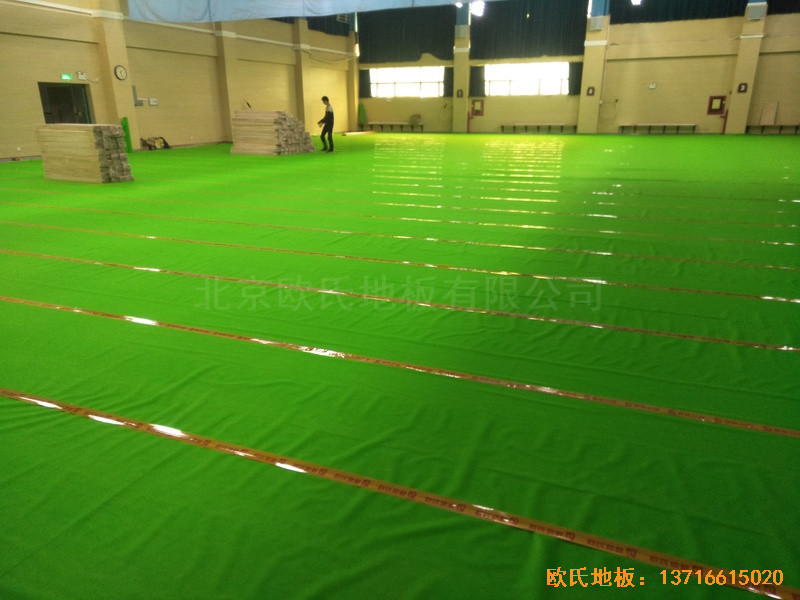 深圳羅湖區(qū)翠園中學運動館運動木地板施工案例2