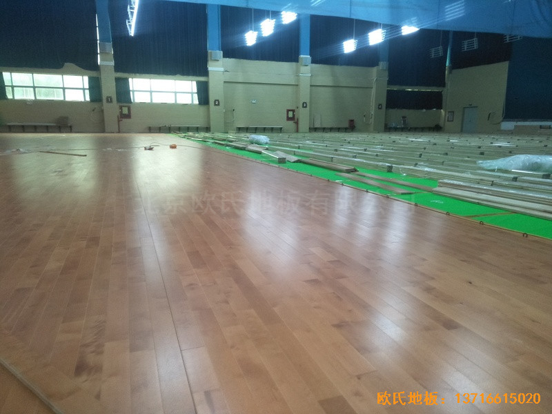 深圳羅湖區(qū)翠園中學運動館運動木地板施工案例4