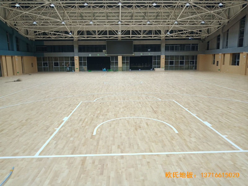 湖南楊山實(shí)驗(yàn)中學(xué)體育館體育木地板施工案例5