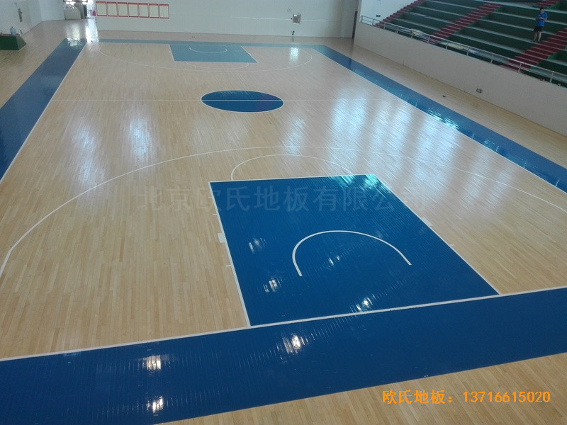湖南益陽第十六中學(xué)體育館體育木地板鋪裝案例5