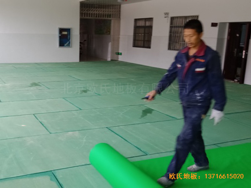 湖南衡陽鐵一中運(yùn)動(dòng)館體育木地板鋪設(shè)案例1