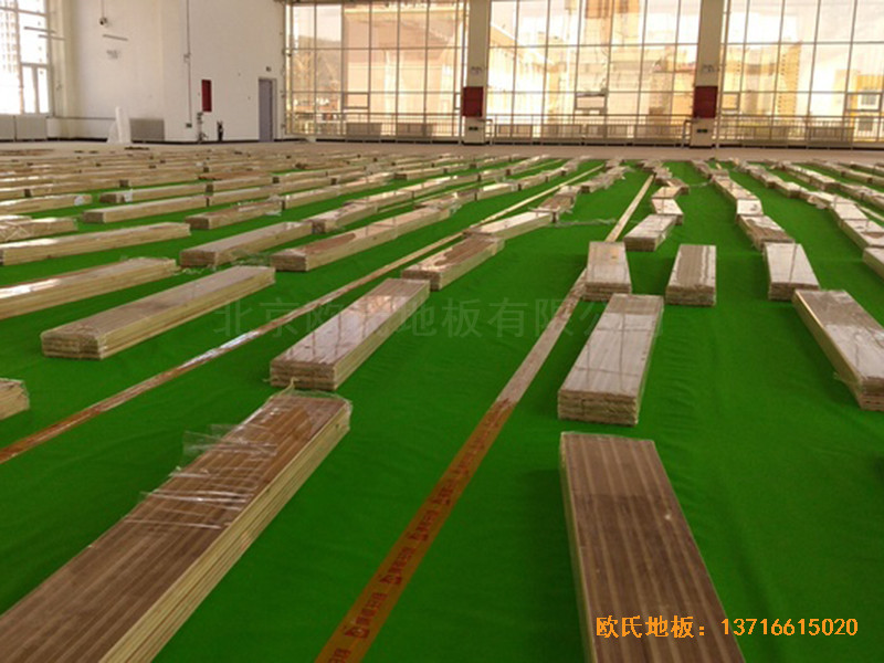 甘肅天水清水縣農(nóng)業(yè)學(xué)院籃球館體育木地板安裝案例3
