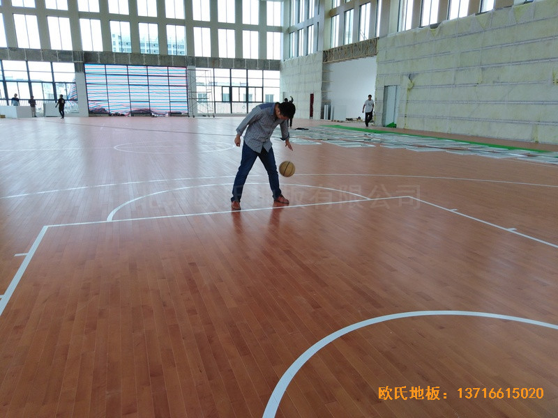 鹽城濱海永寧實(shí)驗(yàn)小學(xué)籃球館體育地板鋪設(shè)案例5