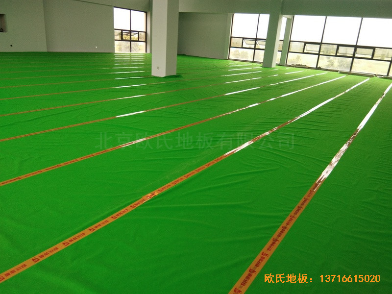 福州連江縣恒捷實(shí)業(yè)坑園村運(yùn)動(dòng)館體育木地板施工案例2