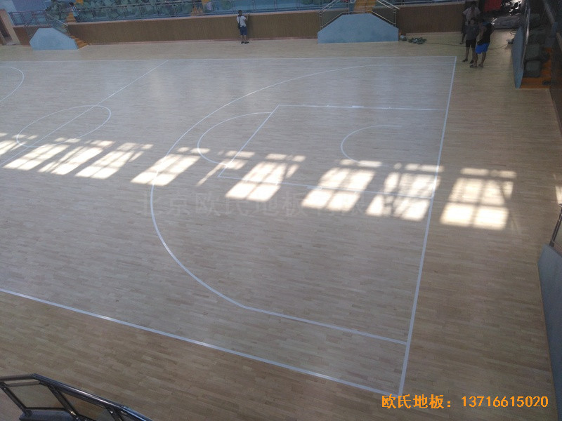 自貢富順衡水一中籃球館運(yùn)動(dòng)木地板施工案例3