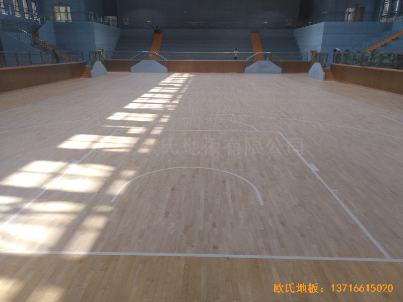 自貢富順衡水一中籃球館運(yùn)動(dòng)木地板施工案例4