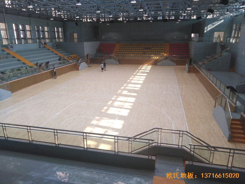 自貢富順衡水一中籃球館運(yùn)動(dòng)木地板施工案例5