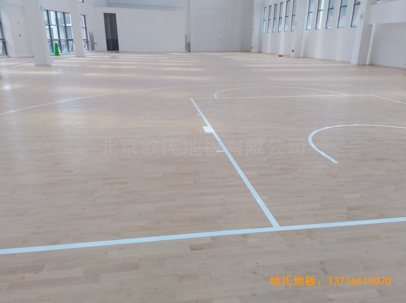 重慶重光小學(xué)籃球館體育地板鋪設(shè)案例0