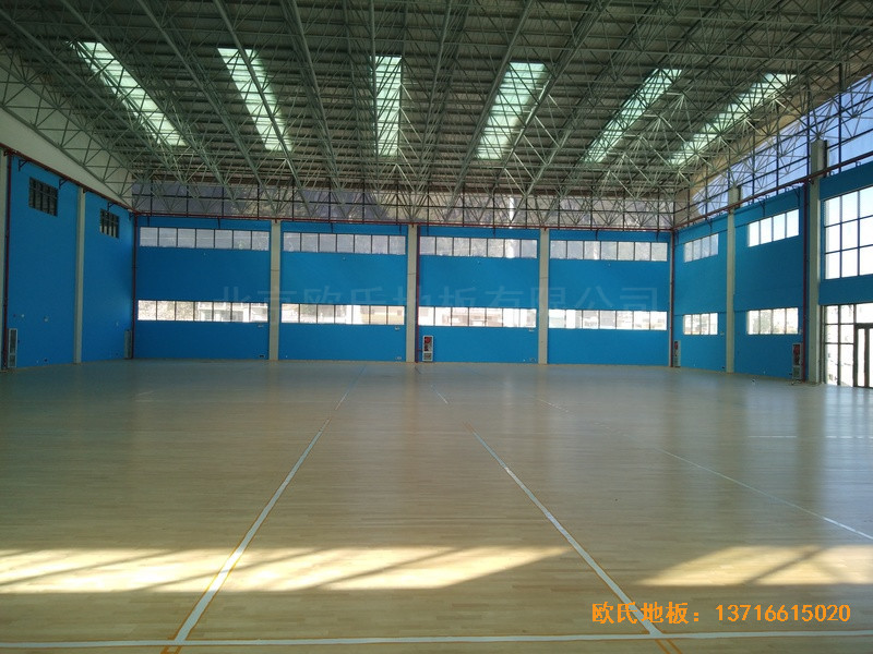 云南文山州文山學(xué)院體育館運(yùn)動(dòng)地板施工案例5
