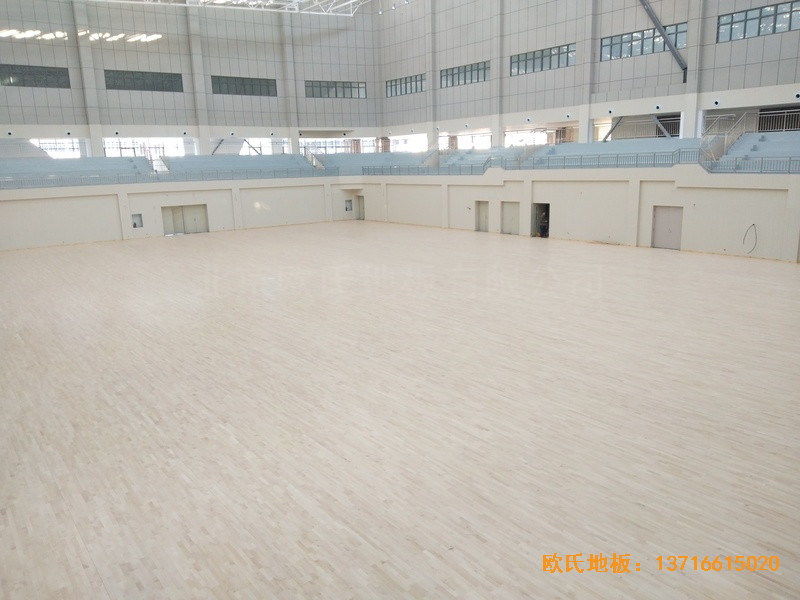 云南紅河州財經大學體育館體育木地板施工案例0