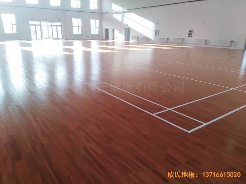 內蒙左旗吉蘭泰鎮(zhèn)五中運動館體育木地板施工案例1