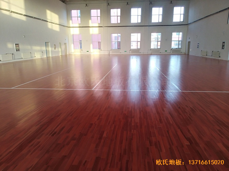 內蒙左旗吉蘭泰鎮(zhèn)五中運動館體育木地板施工案例3