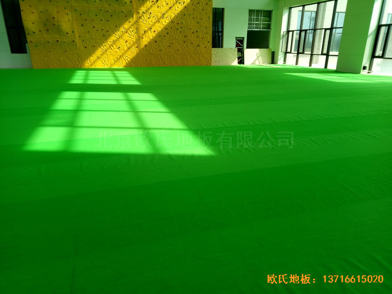內(nèi)蒙古烏蘭察布公安局訓(xùn)練廳體育地板安裝案例3