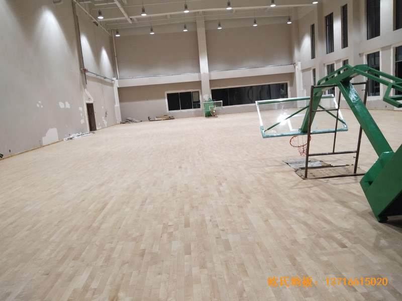內(nèi)蒙古通遼富力城籃球館運(yùn)動(dòng)木地板施工案例3