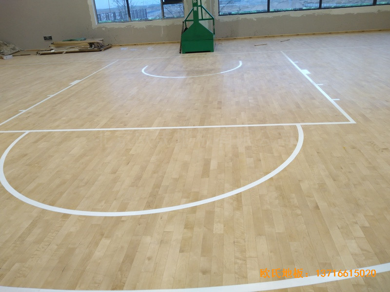 內(nèi)蒙古通遼富力城籃球館運(yùn)動(dòng)木地板施工案例5