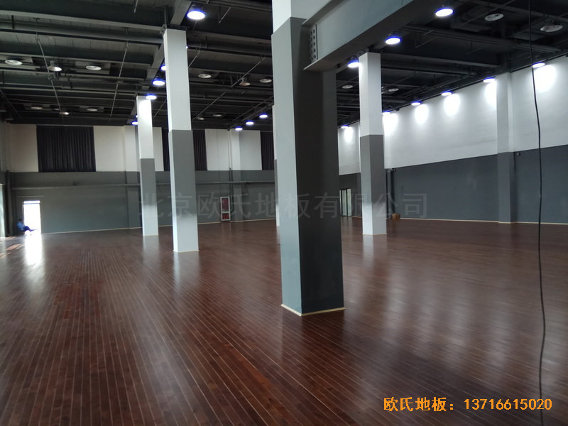 北京亦莊貞觀行業(yè)大廈運(yùn)動(dòng)場(chǎng)所體育木地板安裝案例3