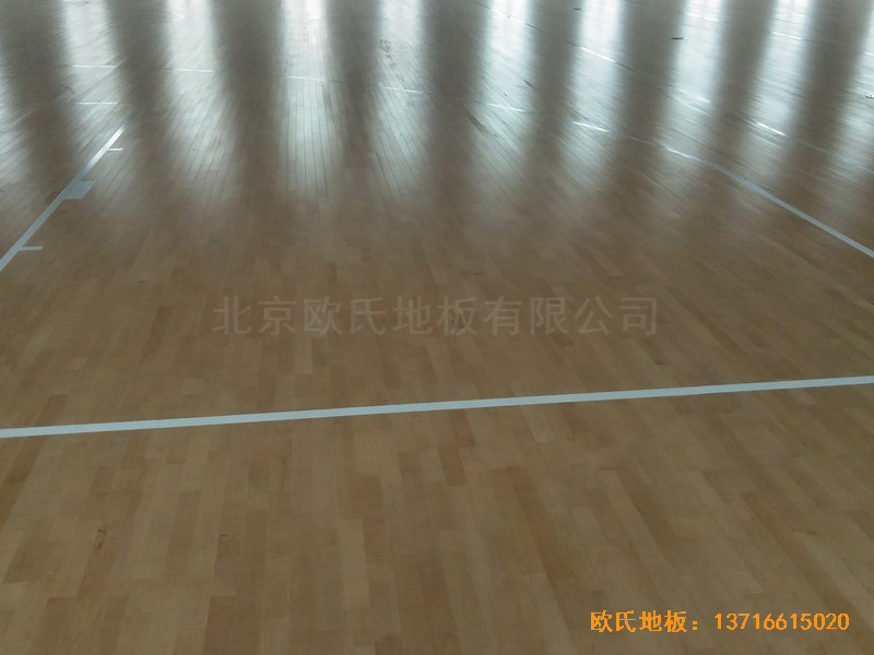 北京師范大學(xué)籃球館運(yùn)動(dòng)木地板安裝案例3