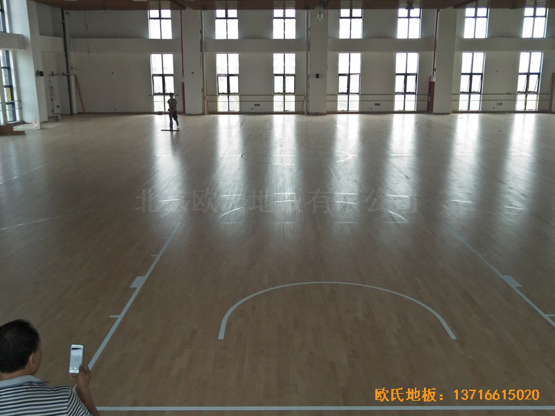 北京師范大學(xué)籃球館運(yùn)動(dòng)木地板安裝案例5