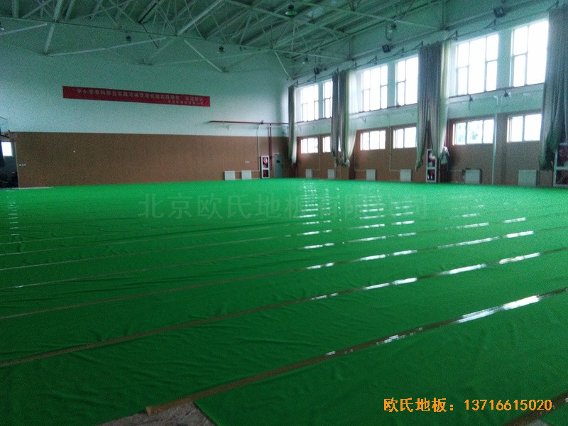 北京懷柔實驗小學籃球館運動地板安裝案例2
