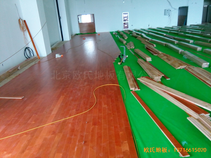 南京浦口區(qū)復(fù)興小學(xué)運動館運動木地板鋪裝案例3