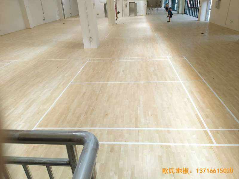 四川宜賓市臨港實(shí)驗(yàn)學(xué)校體育館體育地板安裝案例4