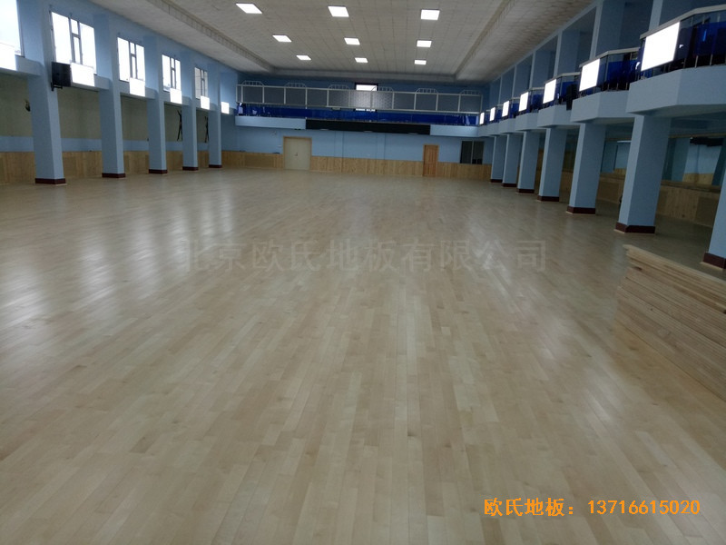 圖們鐵路運(yùn)動(dòng)館運(yùn)動(dòng)木地板施工案例0