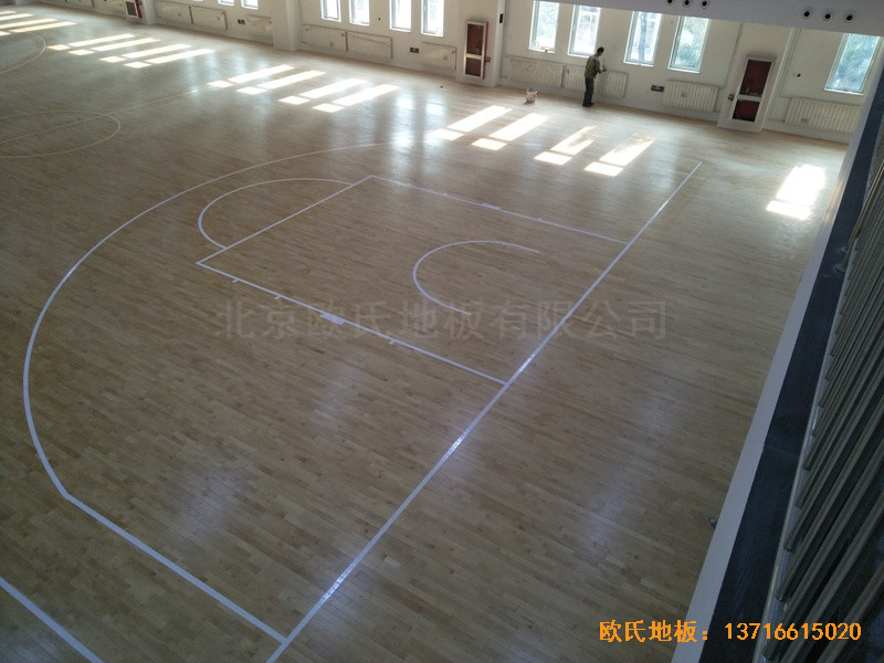天津一號路四十八中籃球館運動木地板鋪設(shè)案例3