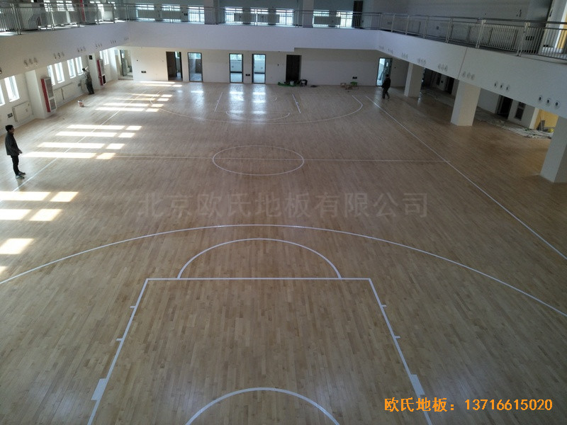 天津一號路四十八中籃球館運動木地板鋪設(shè)案例5