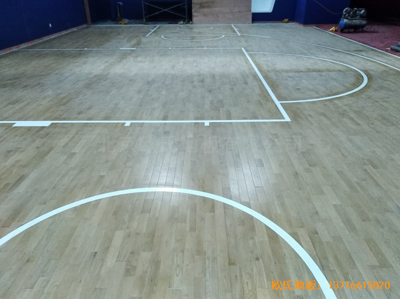 天津魯能城購(gòu)物中心籃球館運(yùn)動(dòng)木地板施工案例0