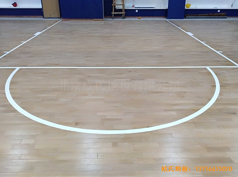 天津魯能城購(gòu)物中心籃球館運(yùn)動(dòng)木地板施工案例3