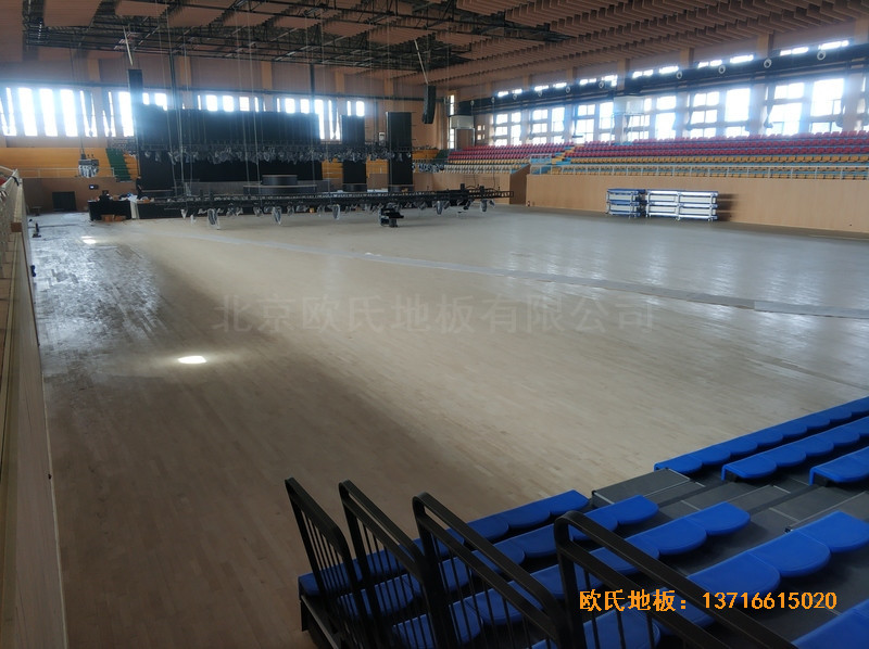 寶雞職業(yè)技術(shù)學(xué)院體育館運(yùn)動(dòng)地板鋪設(shè)案例4
