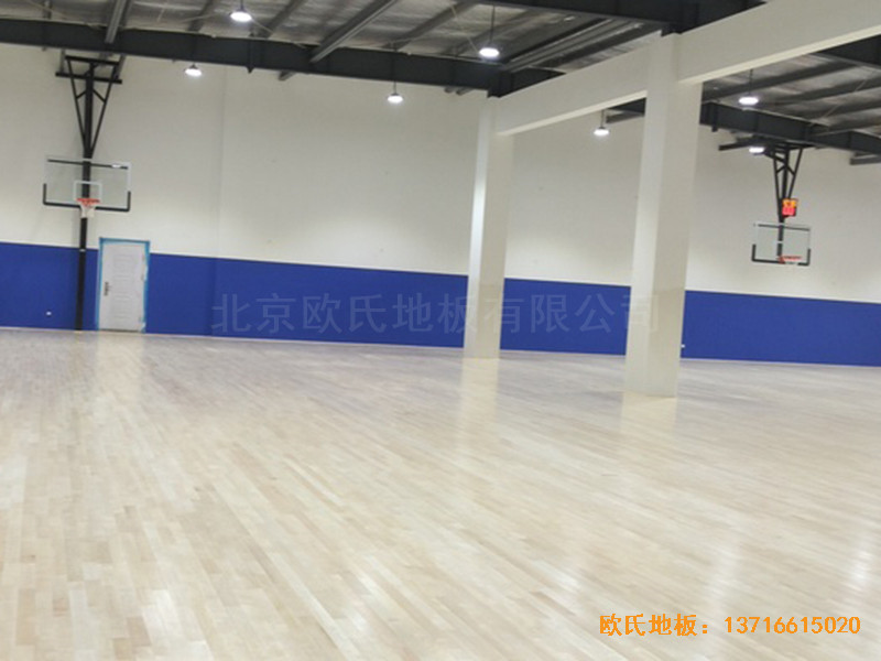上海虹梅南路2599鑫空藍(lán)球館運(yùn)動(dòng)地板施工案例5