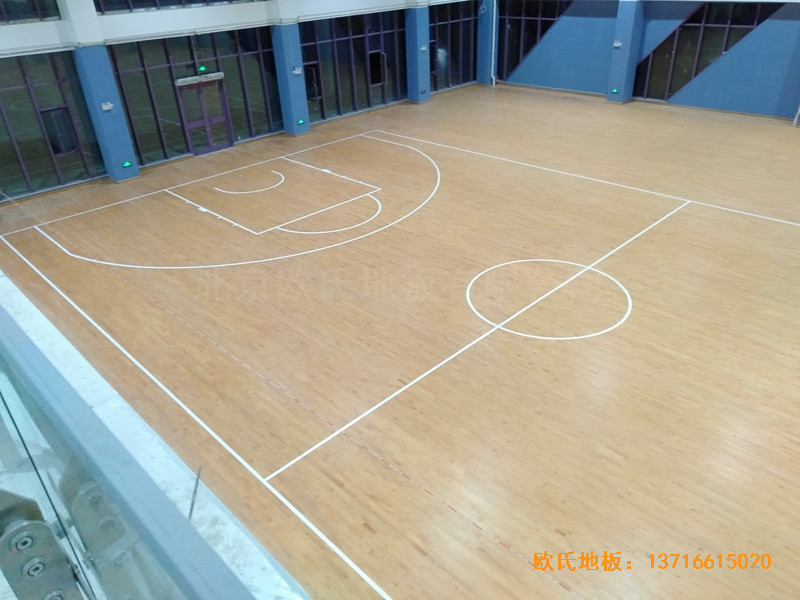 山東實驗二小青島分校籃球館運動木地板施工案例3