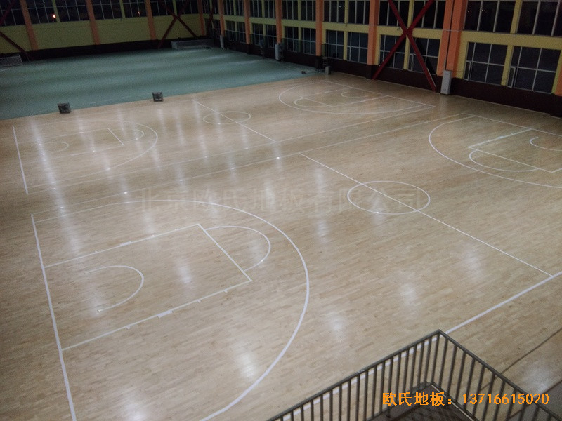 山東濟南章丘雙語學(xué)校籃球館體育木地板鋪設(shè)案例3