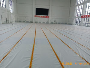 青島黃島區(qū)濱海街道中心小學(xué)運(yùn)動(dòng)木地板安裝案例