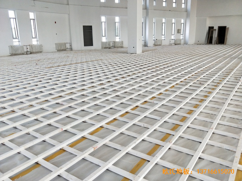 北京房山長陽小學(xué)籃球訓(xùn)練館體育木地板施工案例
