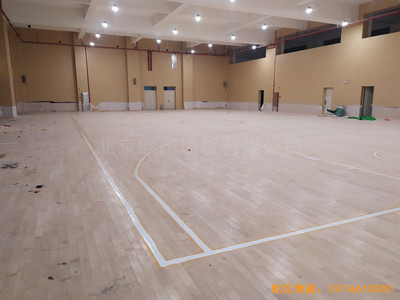 廣州黃埔區(qū)萬樾山小學籃球館體育木地板鋪裝案例