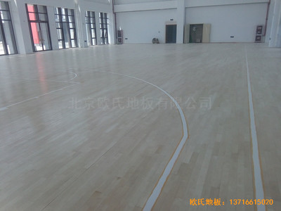 江蘇常卅市都市科技園籃球館體育木地板鋪裝案例