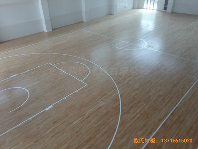 河南洛陽伊水小學(xué)籃球館運(yùn)動(dòng)地板安裝案例