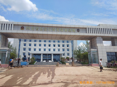 南充特戰(zhàn)訓(xùn)練基地籃球館體育地板鋪設(shè)案例