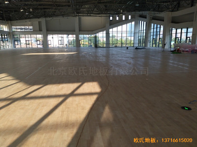 四川宜賓市臨港實驗學(xué)校體育館體育地板安裝案例