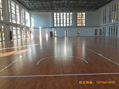 安徽上派學(xué)區(qū)中心學(xué)?；@球館運(yùn)動(dòng)木地板施工案例