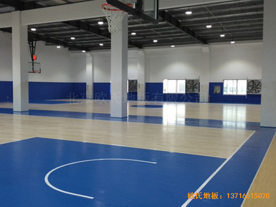 上海虹梅南路2599鑫空藍(lán)球館運(yùn)動(dòng)地板施工案例