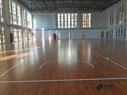 實木籃球場地木地板環(huán)保嗎