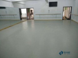 小學(xué)俄勒岡松舞臺體育館地板施工團(tuán)隊(duì)